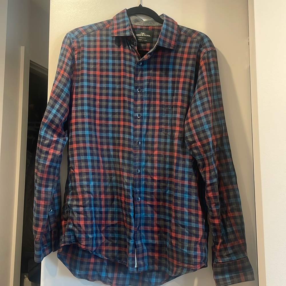 Men’s Rodd & Gunn Sport fit shirt size medium